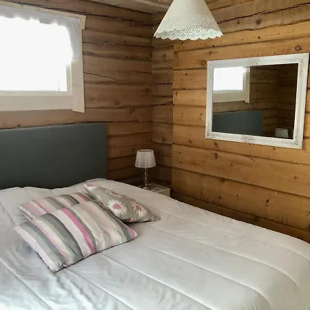 Tuovilan Lomamoekki - Hot Tub - Lakeside Log Chalet Kuusamo