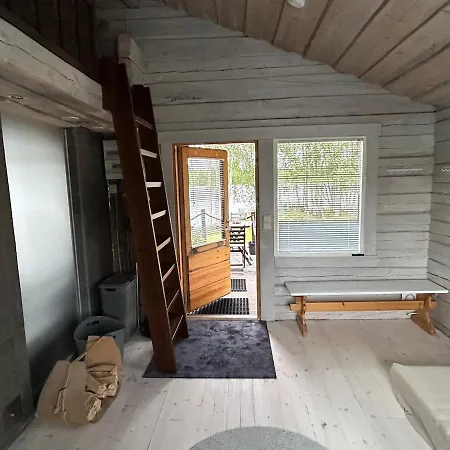 Chalet Tuovilan Lomamoekki - Hot Tub - Lakeside Log