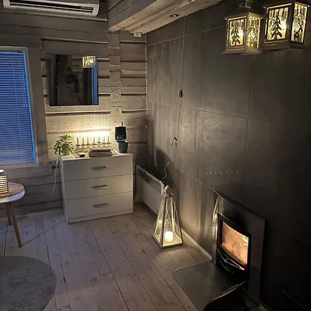 Tuovilan Lomamoekki - Hot Tub - Lakeside Log *